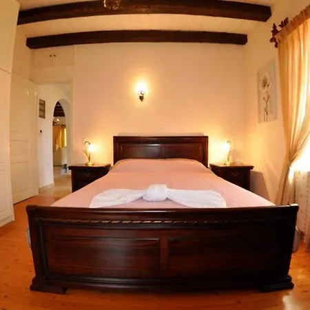 Leo Junior Villa Áno Korakiána