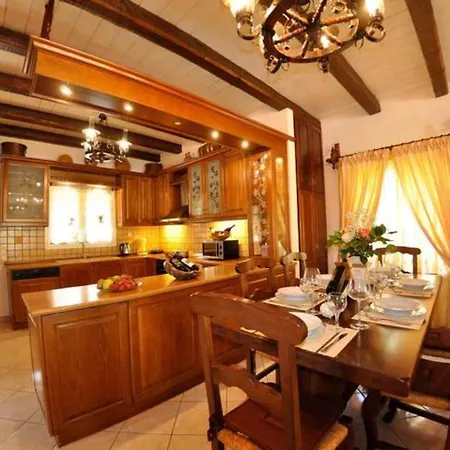 Leo Junior Áno Korakiána