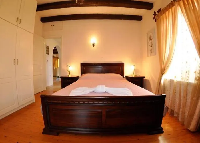 Leo Junior Villa Áno Korakiána