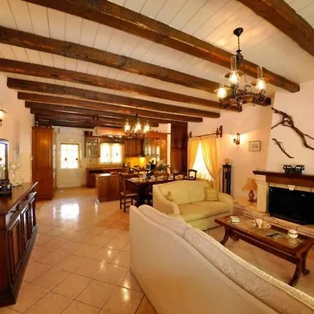 Leo Junior * Áno Korakiána